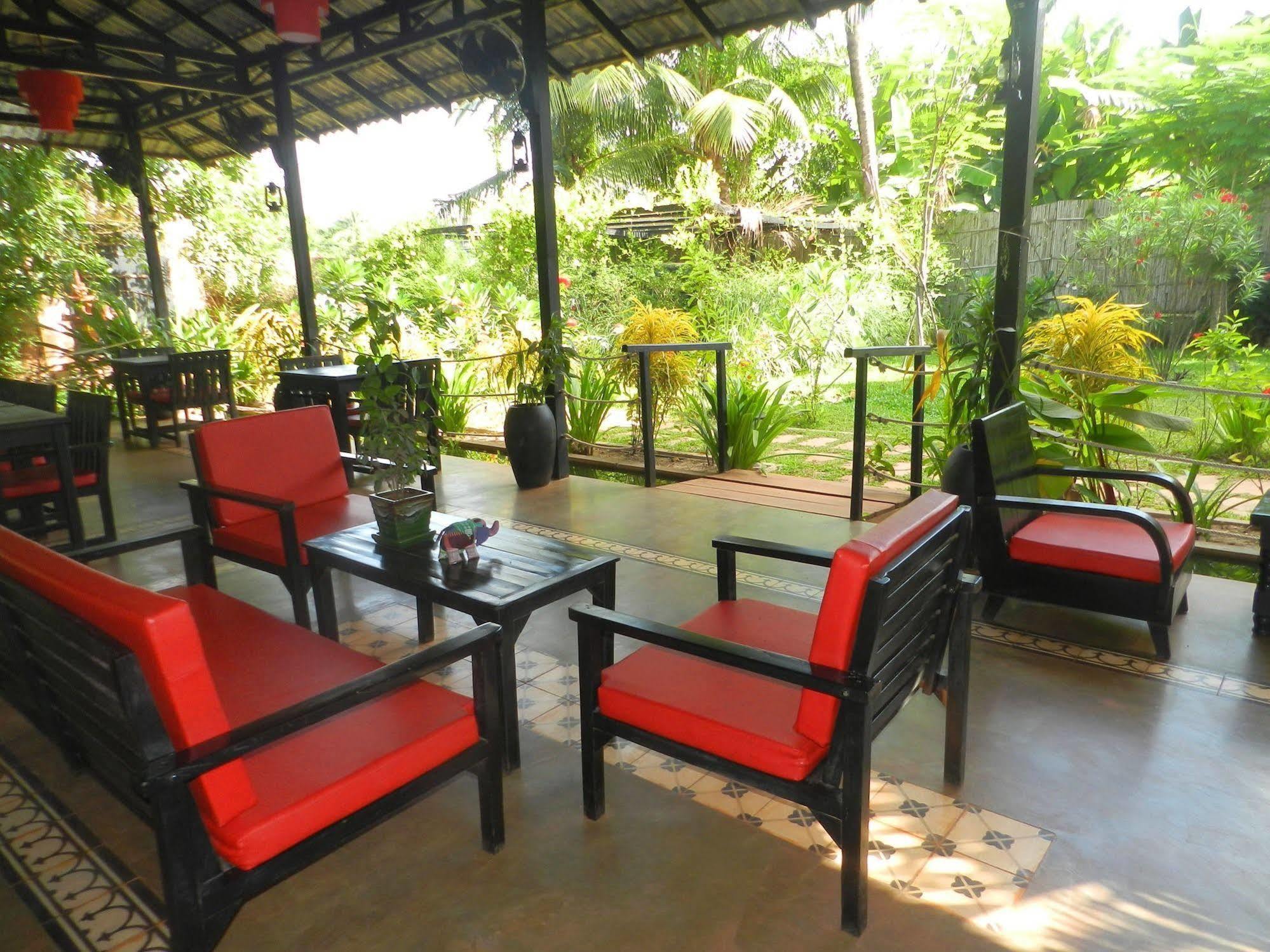 Villa Nissa Siem Reap Exterior photo