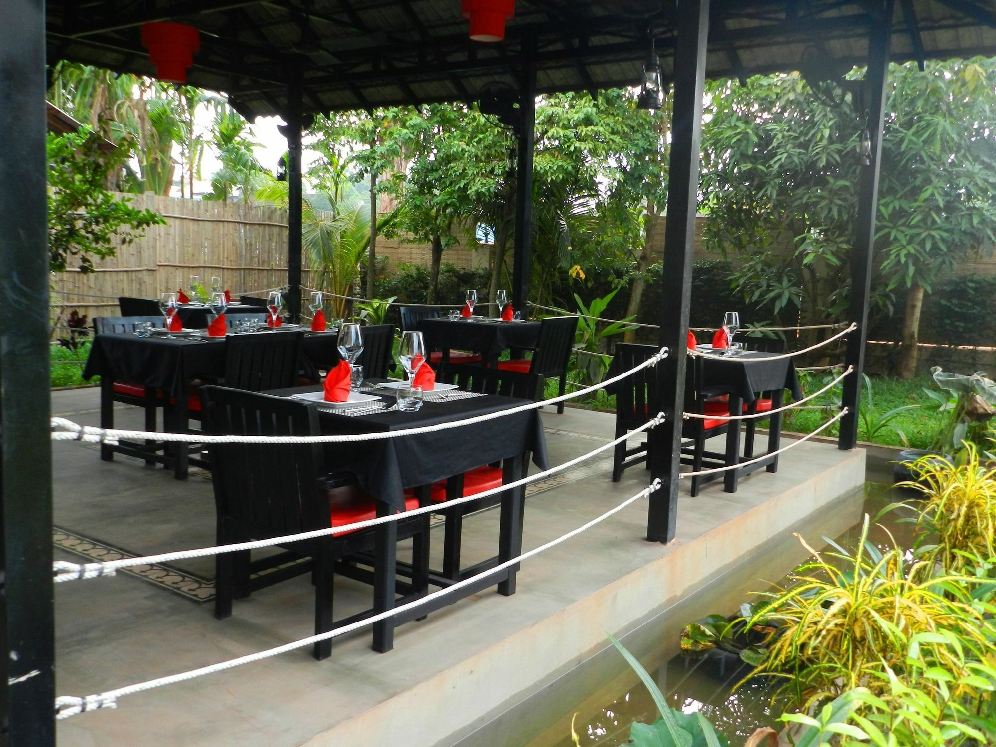 Villa Nissa Siem Reap Exterior photo